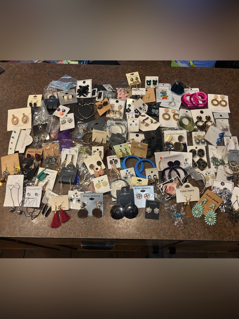 100 piece Assorted Women's Fashion Earrings #10